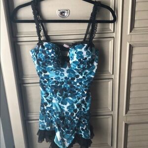 NWT lingerie set with black thong size L